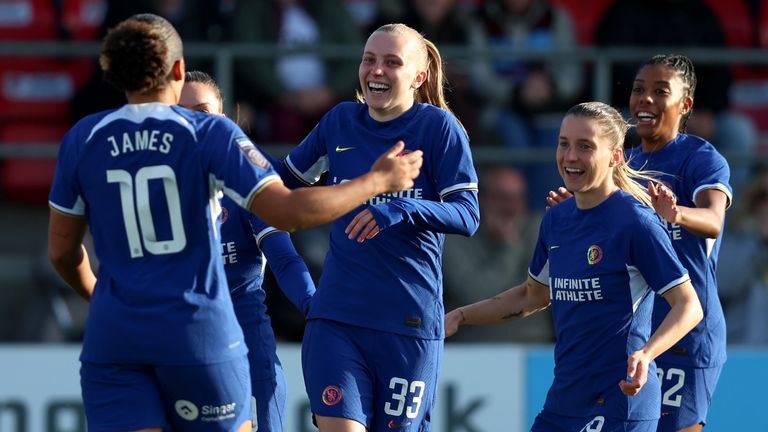 Chelsea defeats West Ham to return to top of Women’s Super League